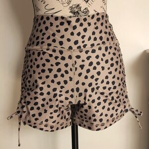 GILLY HICKS | Women's Tan/Blk Leopard Print Adjustable Side Ruched Short…